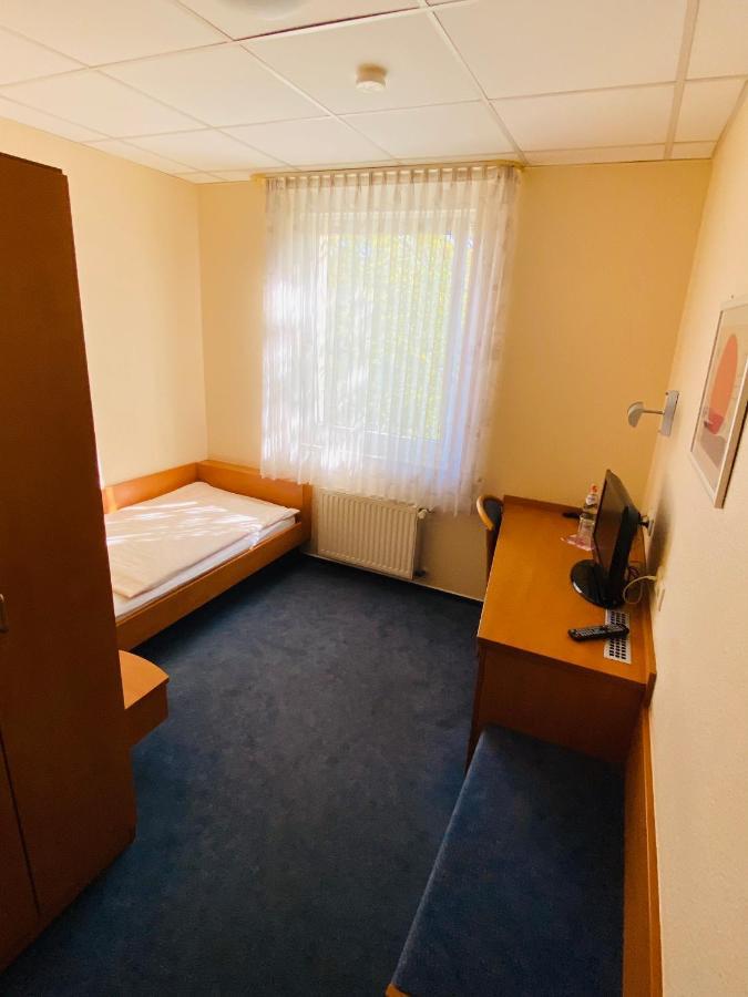 Hotel Montan Дуйсбург Екстер'єр фото