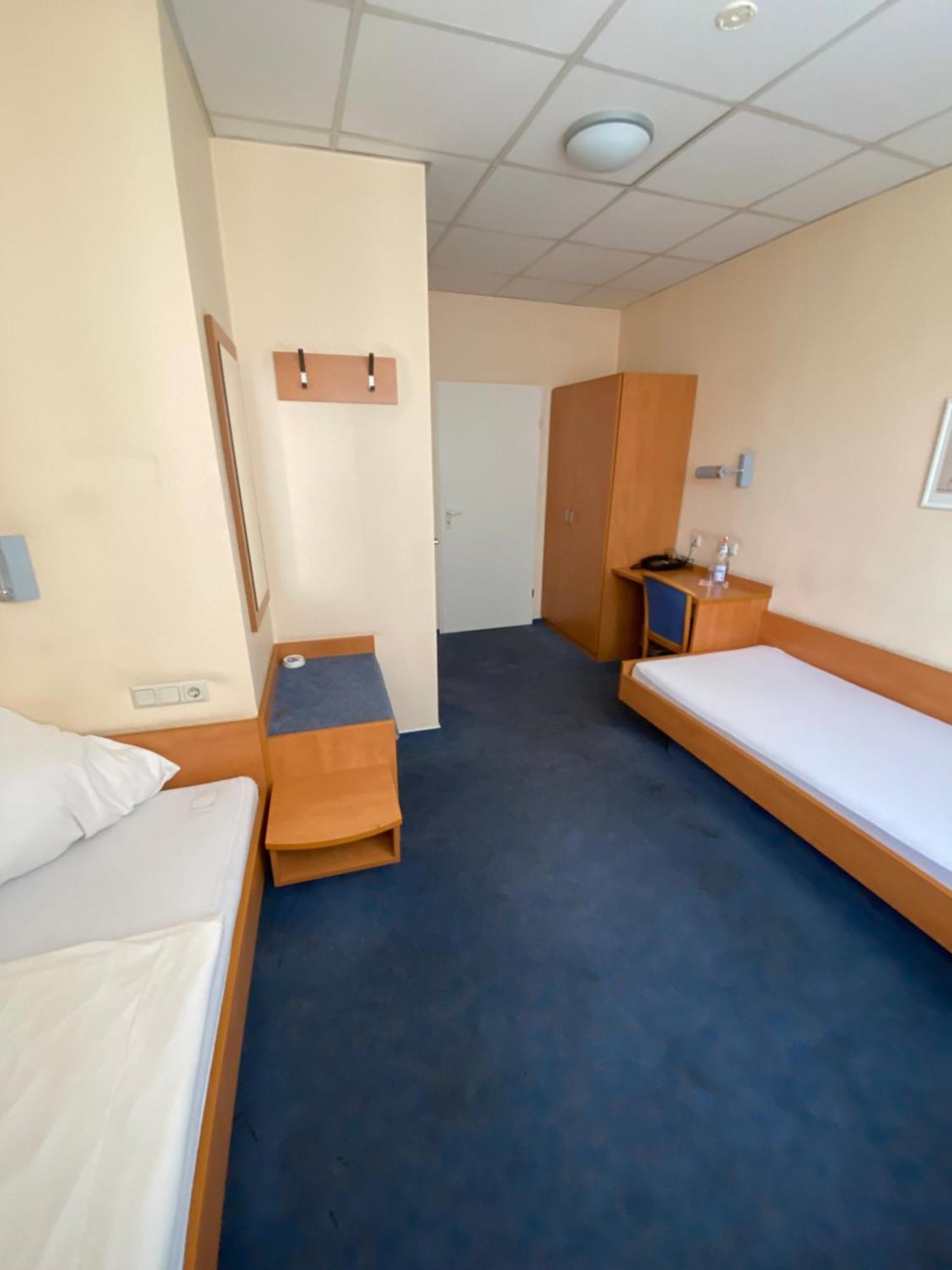 Hotel Montan Дуйсбург Номер фото